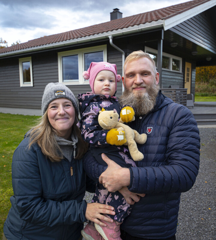 Den lille familien fant seg enebolig til halvannen million.